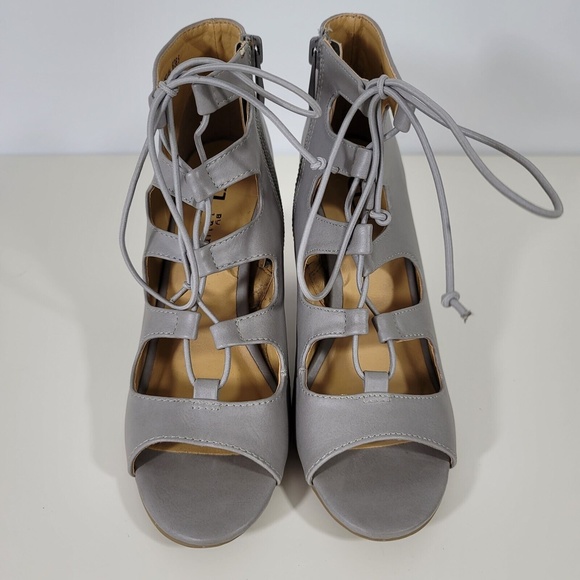 Chinese Laundry Block Heel Gray Lace Up Sandals  Zipper Peep Toe Size 6 wood - Picture 2 of 8